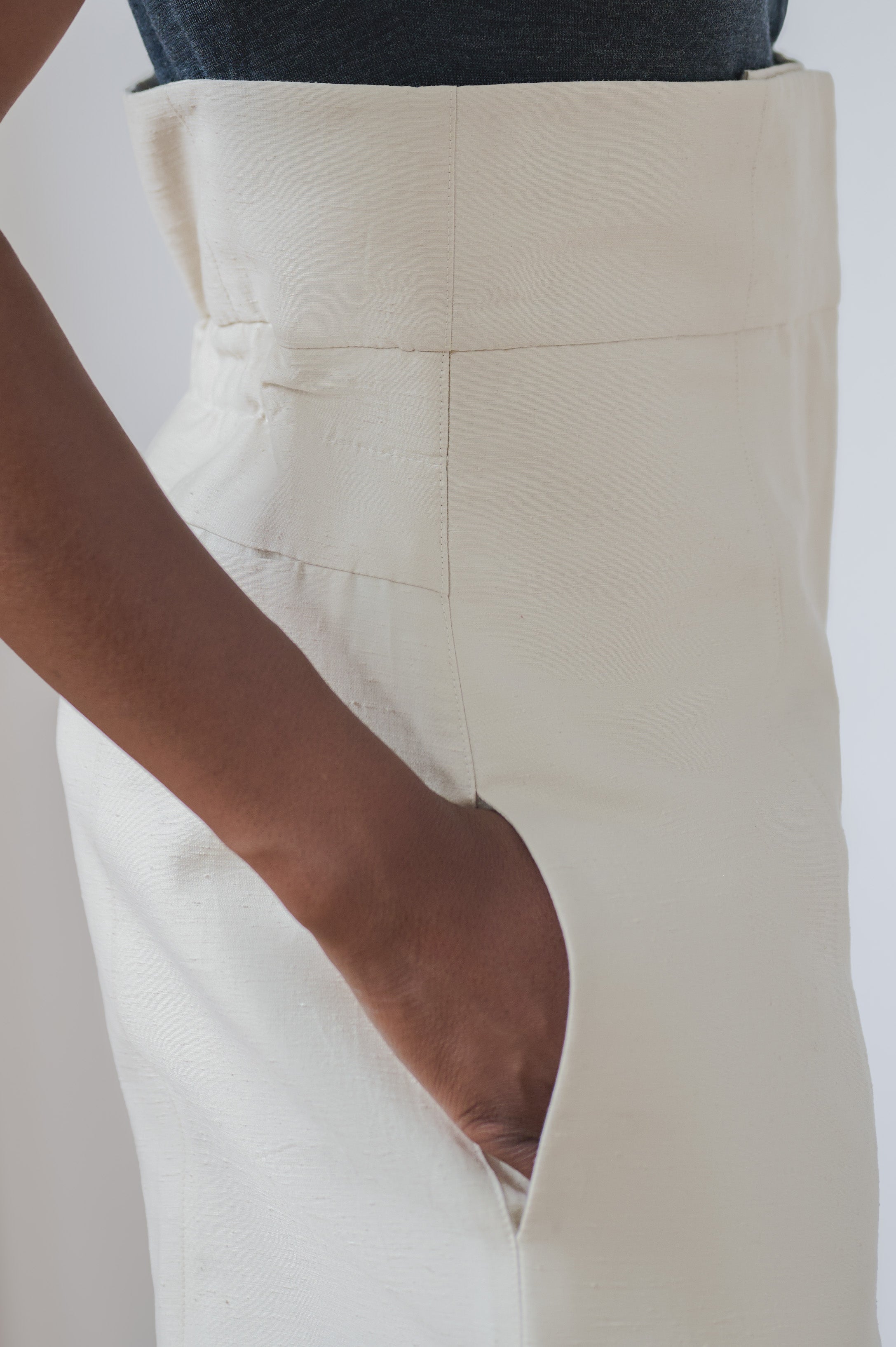 round relaxed trousers - limited edition